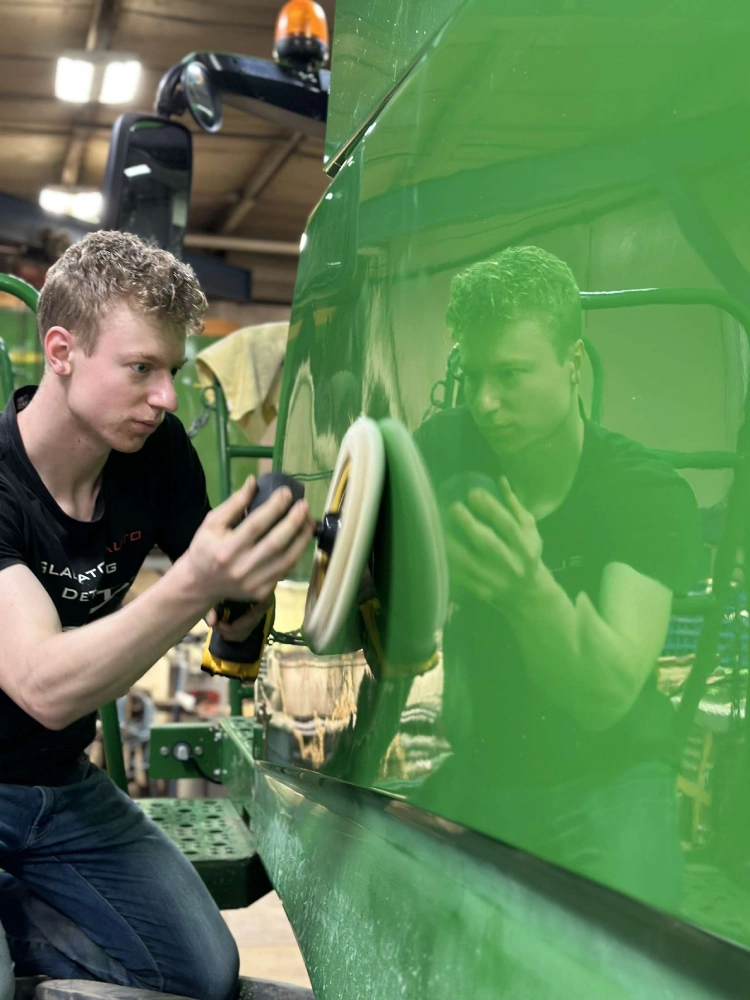 Vehicle Care around Bourbon